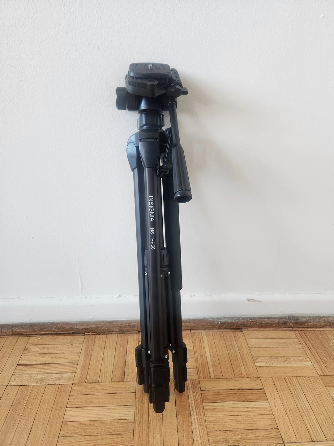 Insignia Tripod with Quick Release, adjustable legs and mount
