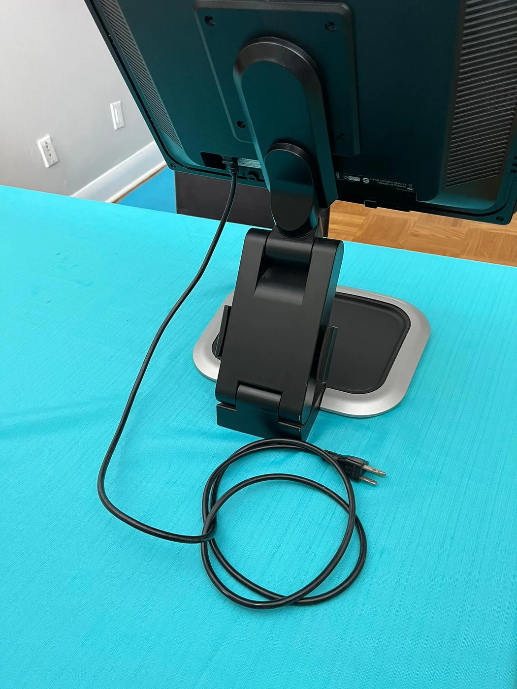 19 inch HP Monitor (Excellent Condition) Up For Sale - photo 3