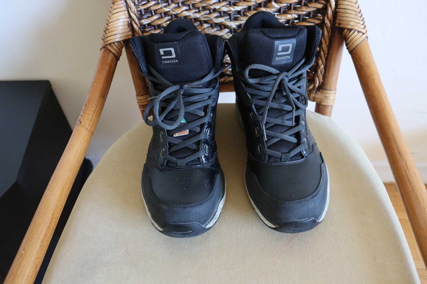 Safety shoes,  safety boots like new