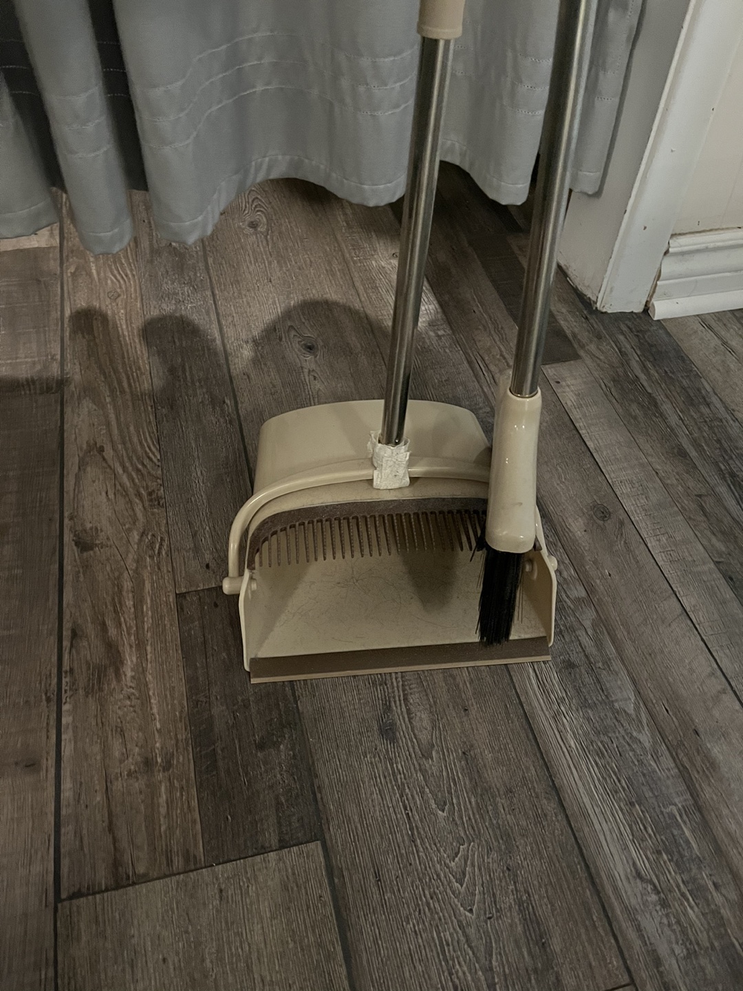 Broom and dustpan - photo 2