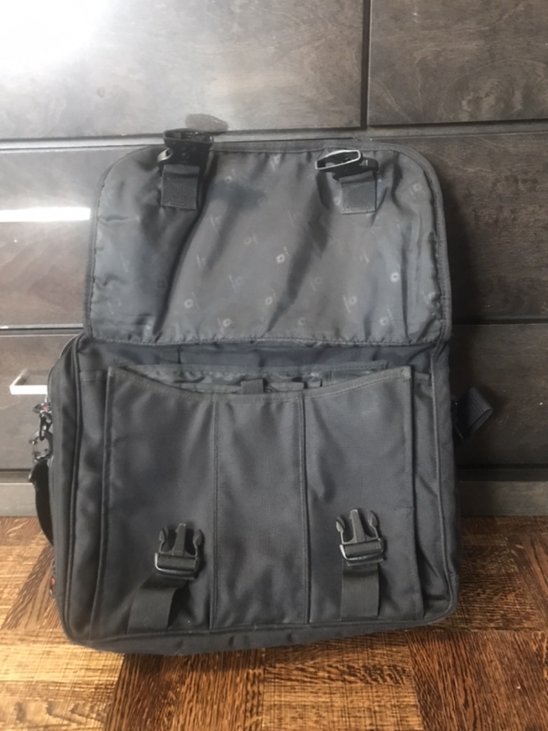 Swiss Brand Laptop Travel Bag image indicator(8)