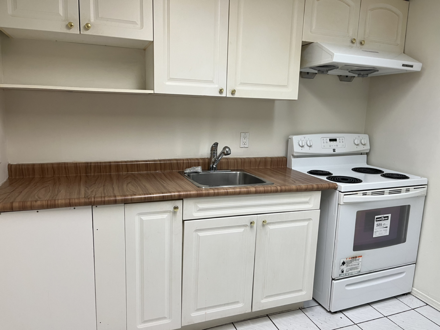 2 bedroom and one bath basement for rent - photo 5