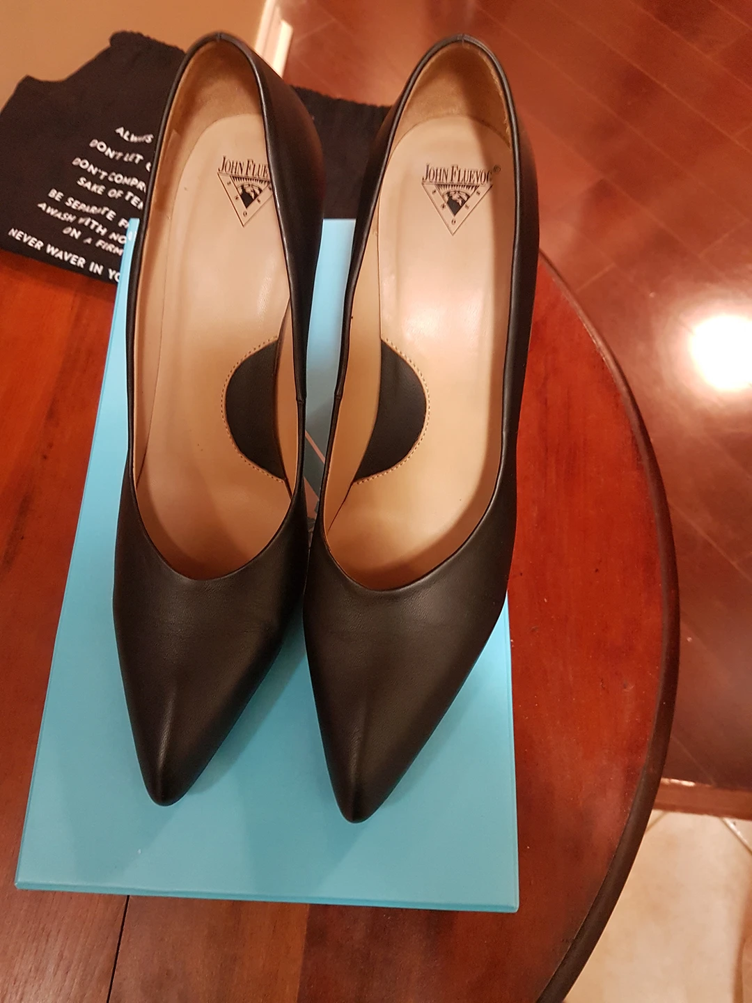 Fluevog twist Boogaloo Classic pump size 9 image indicator(2)