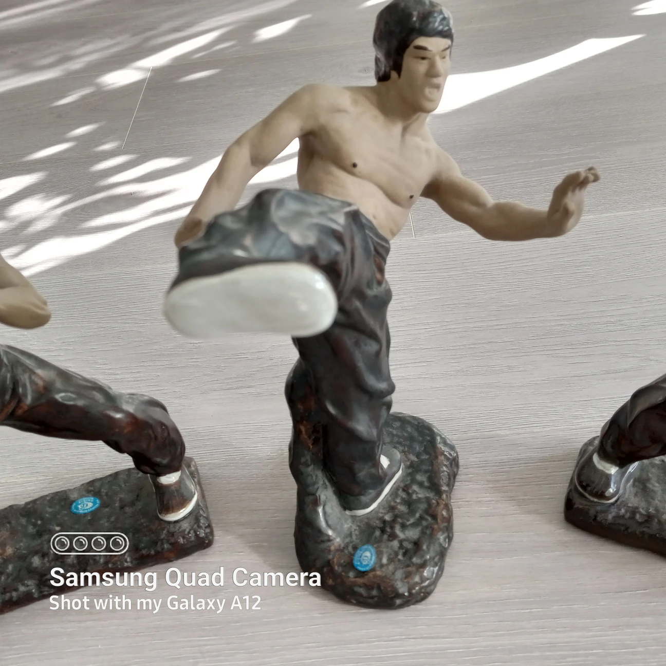 set of 4 Bruce Lee figurines sculptures image indicator(2)