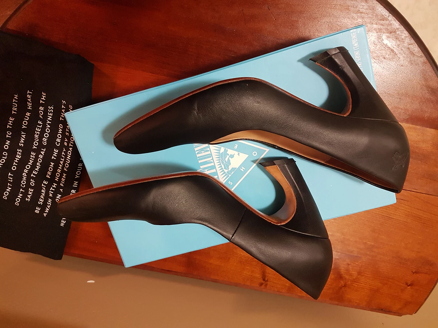 Fluevog twist Boogaloo Classic pump size 9 image indicator(3)