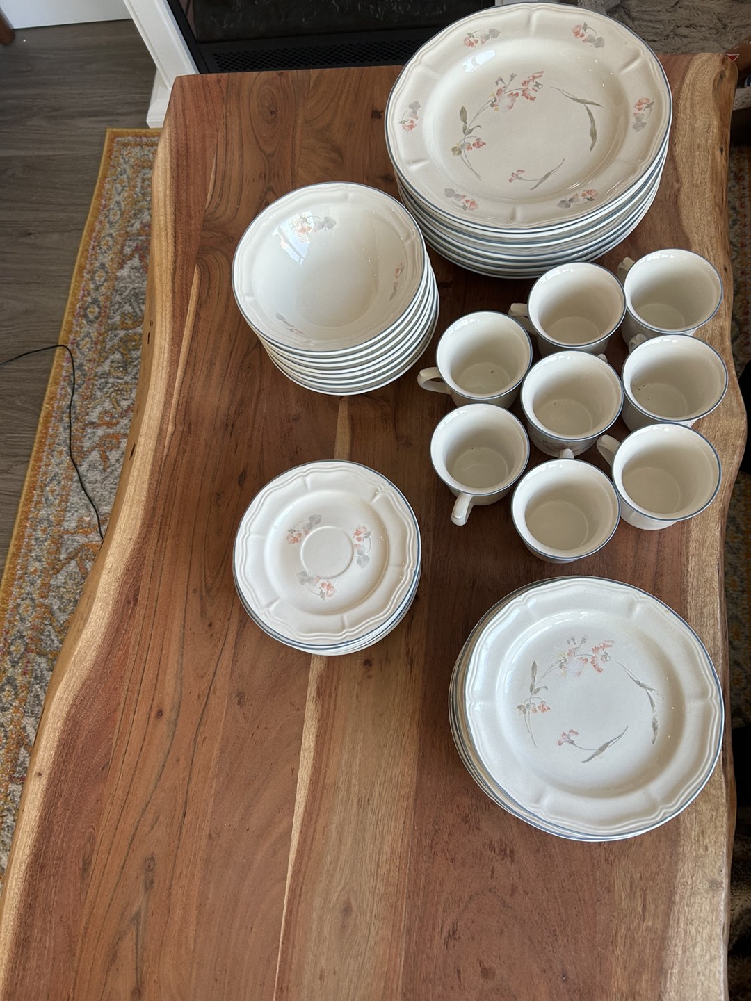 Entire antique plate/cup set - photo 2