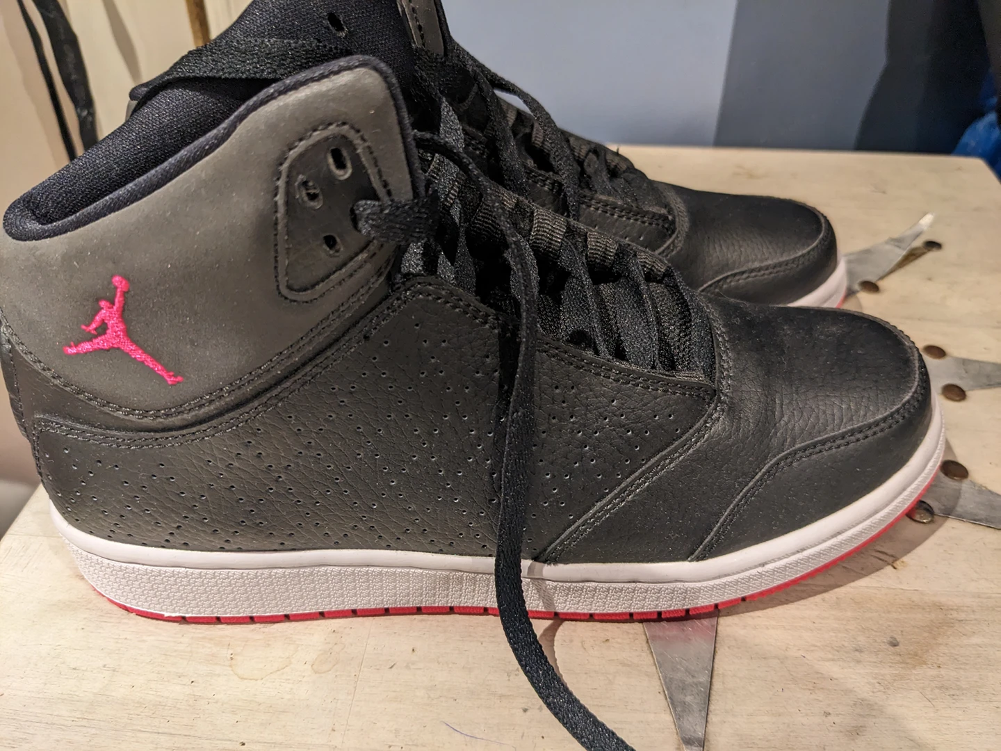 BRAND NEW Air Jordan 6Y 7.5 Women thumbnail