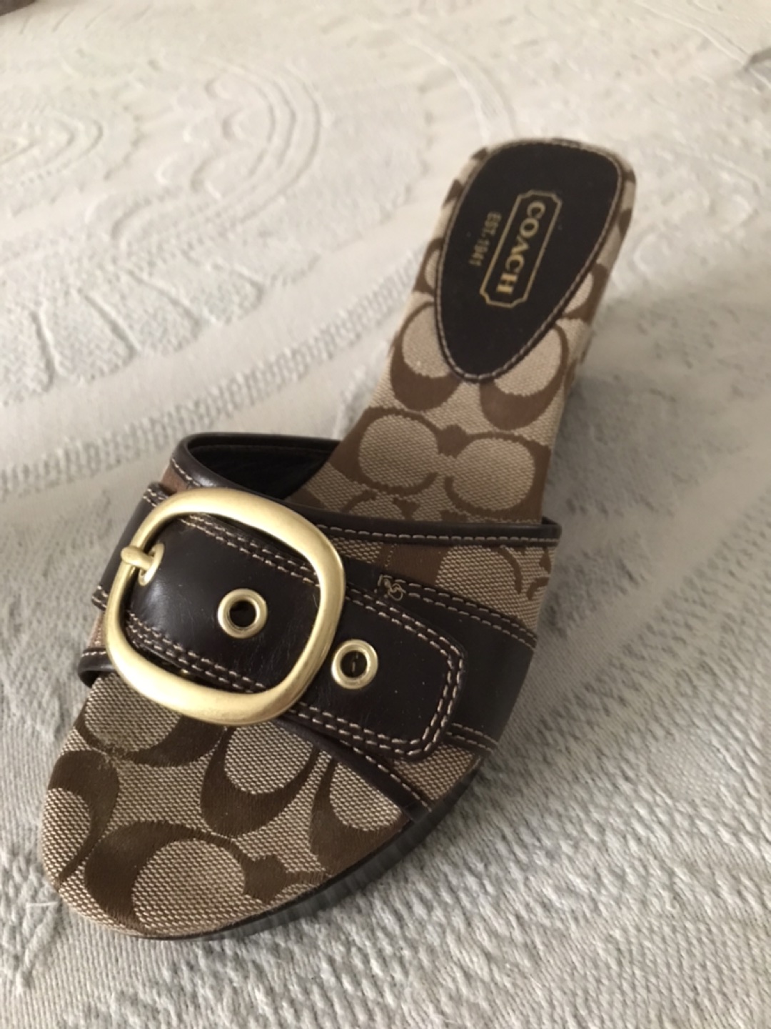 Authentic coach sandals thumbnail