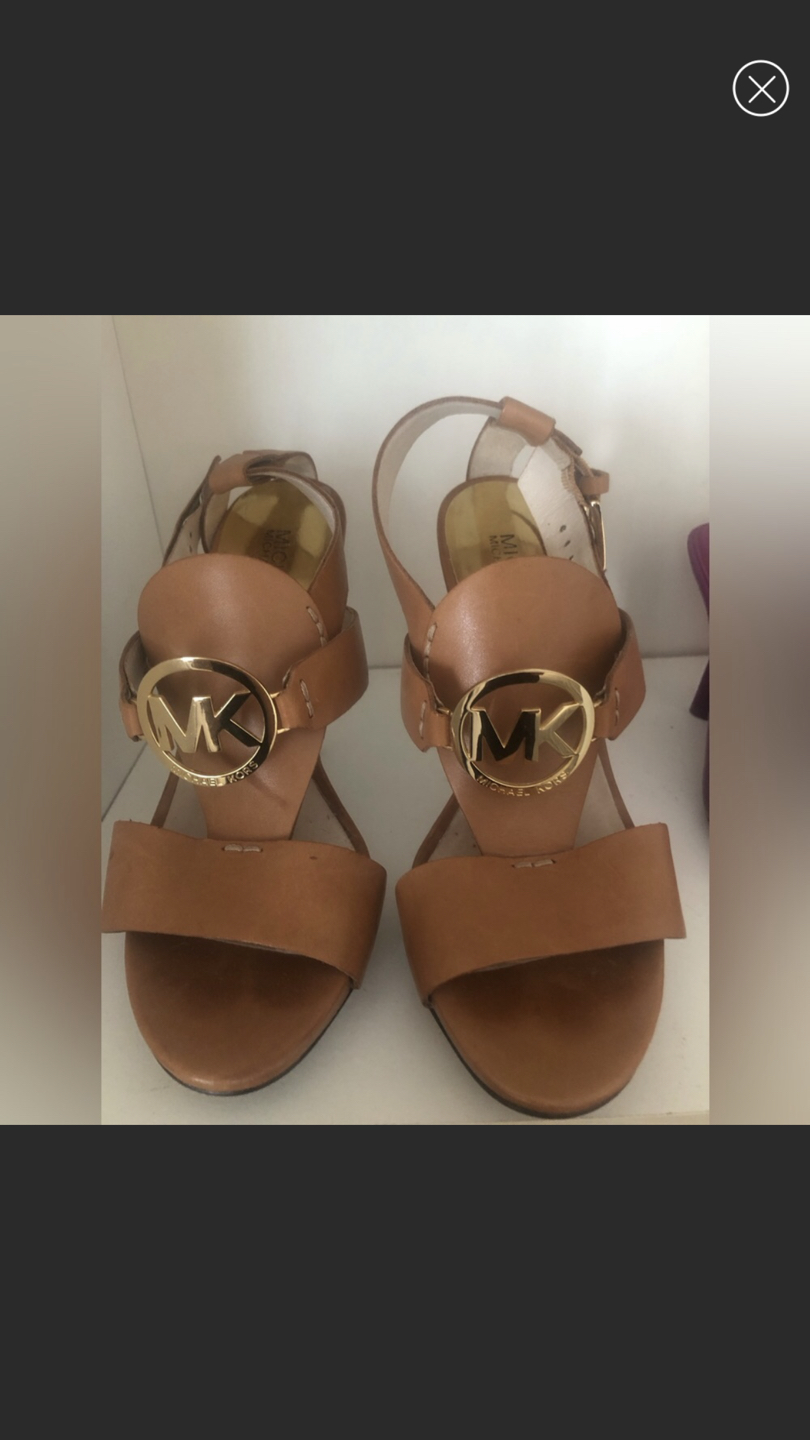 Michael Kors heels size 8.5 thumbnail