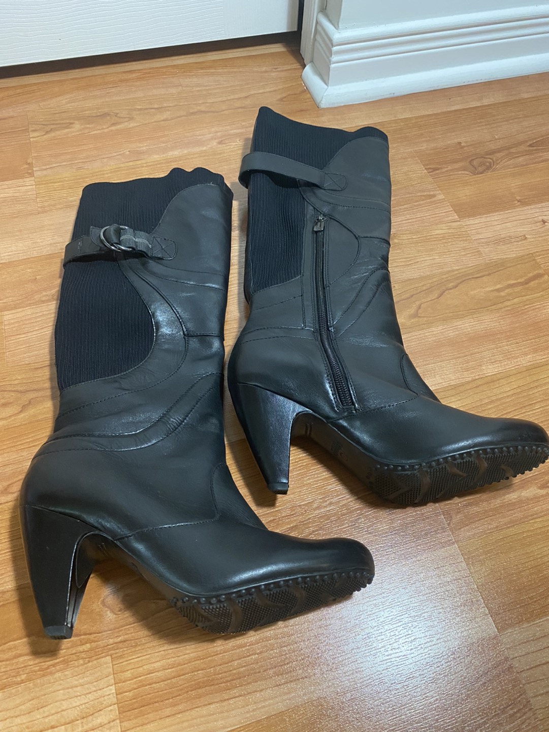 Blondo Canada Tall Leather Black Boots Size 8.5 image indicator(3)