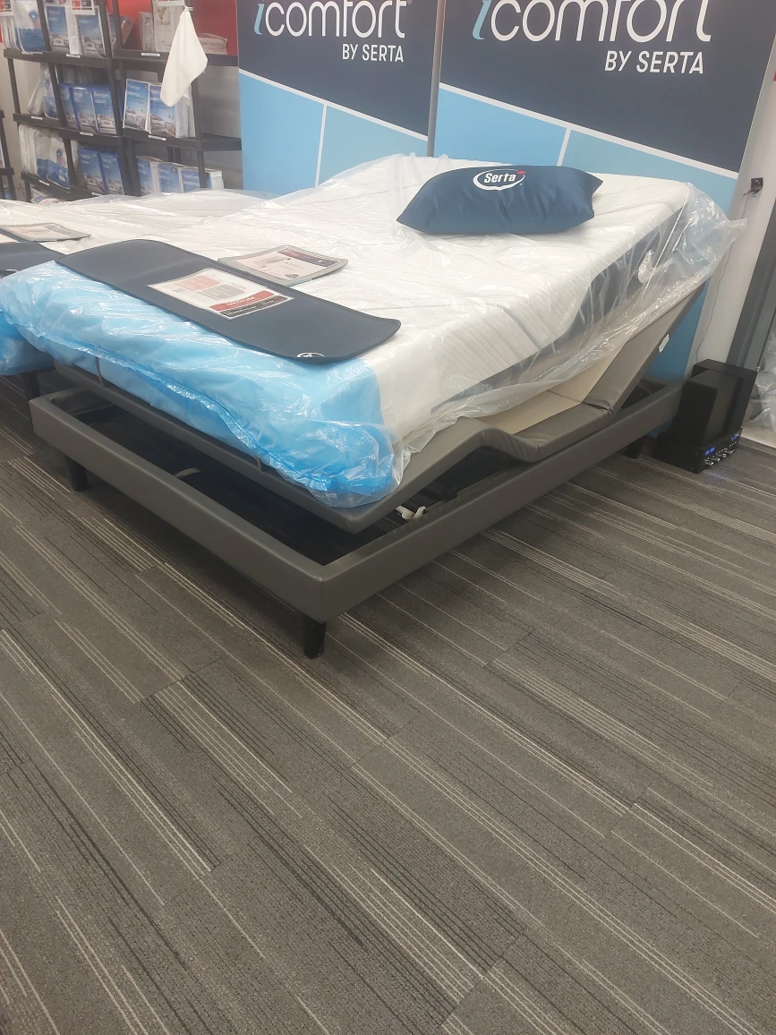 Serta adjustable queen base $900 - photo 2