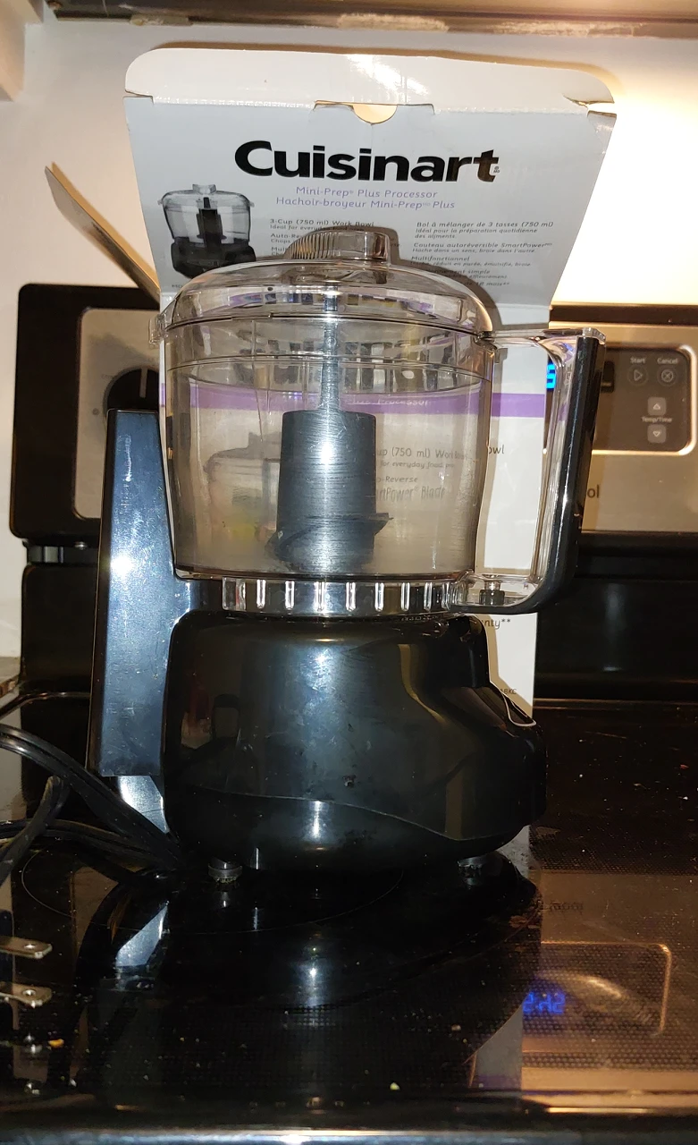 Cuisinart food processor and blender thumbnail