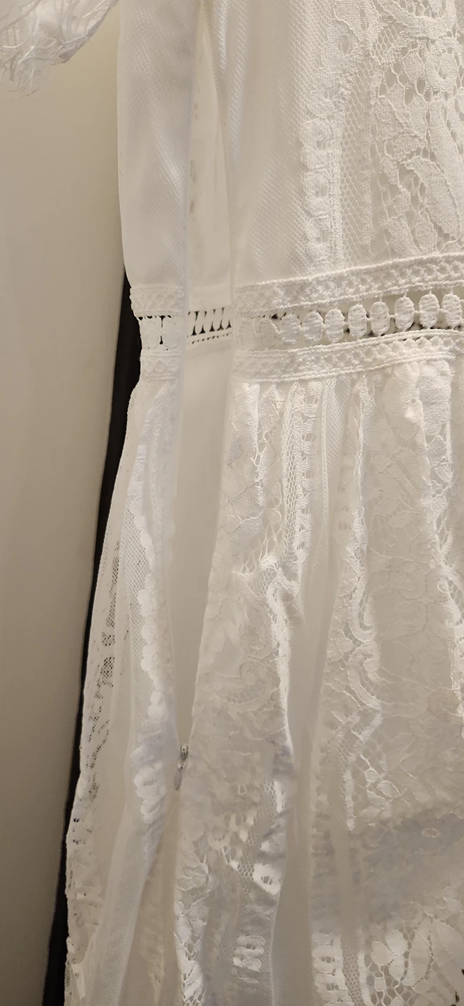 White lace boho dress image indicator(4)