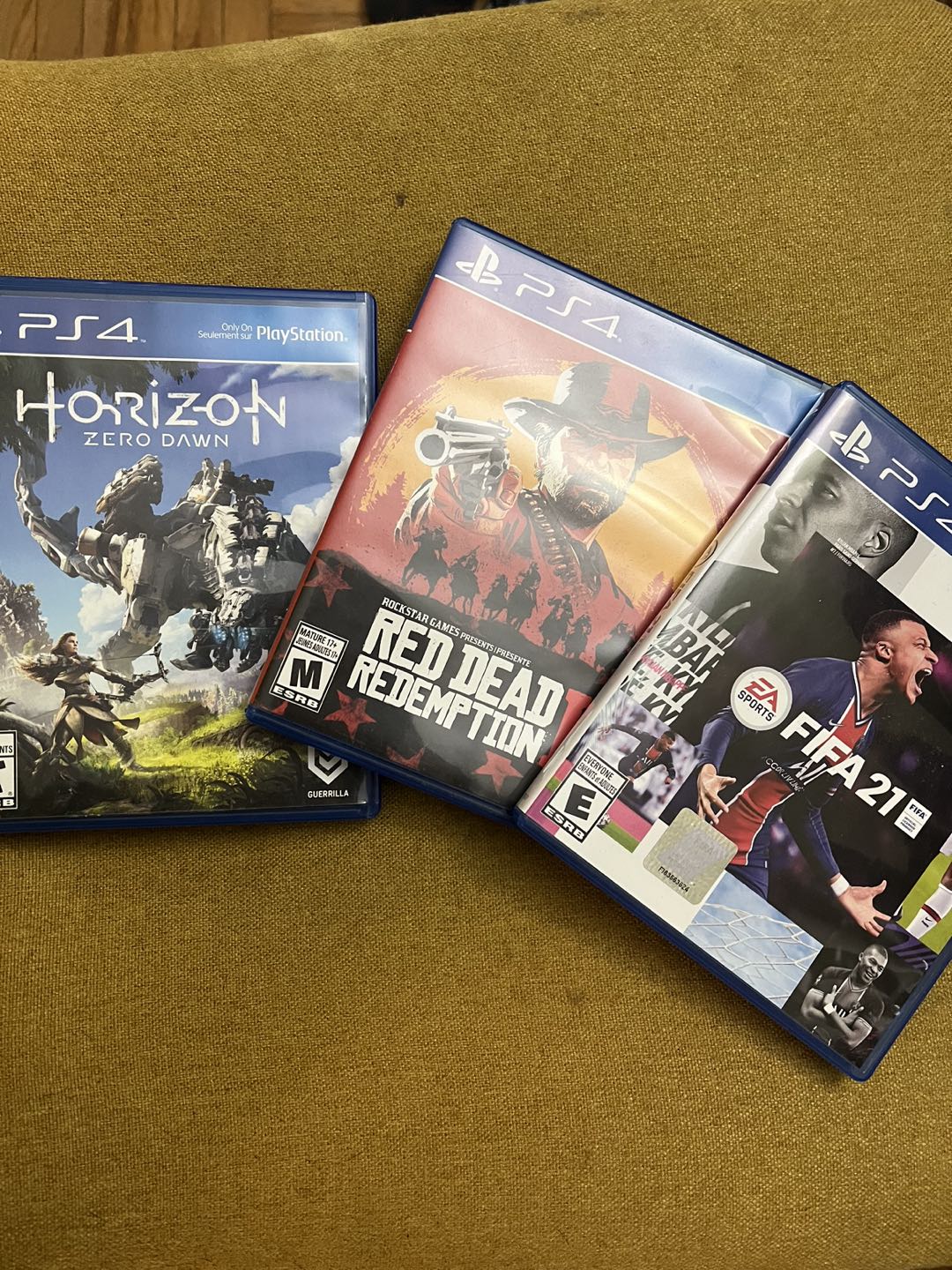 PS4 with 3 controls and 3 games - photo 2