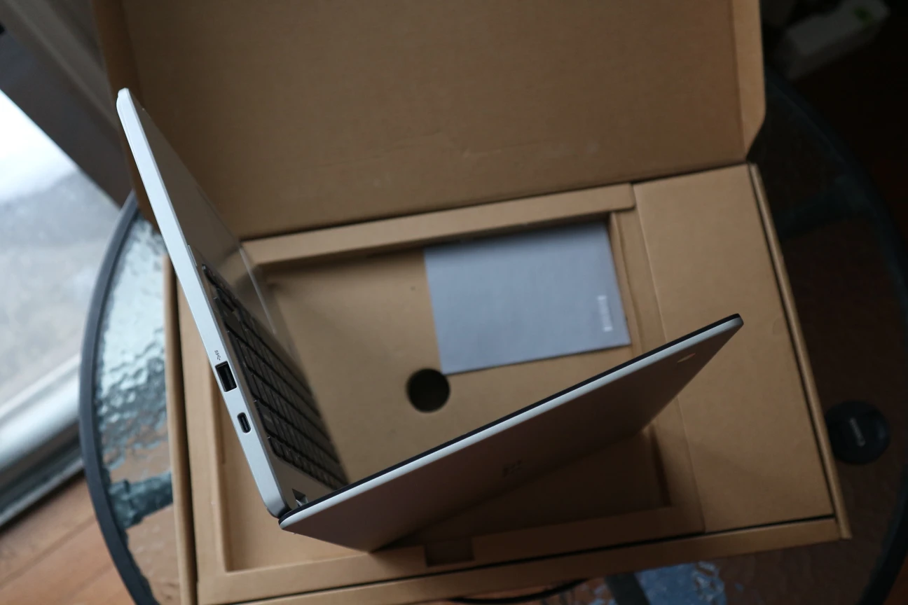 ASUS C423NA-RH91T-CB 14" Touchscreen Chromebook - photo 5