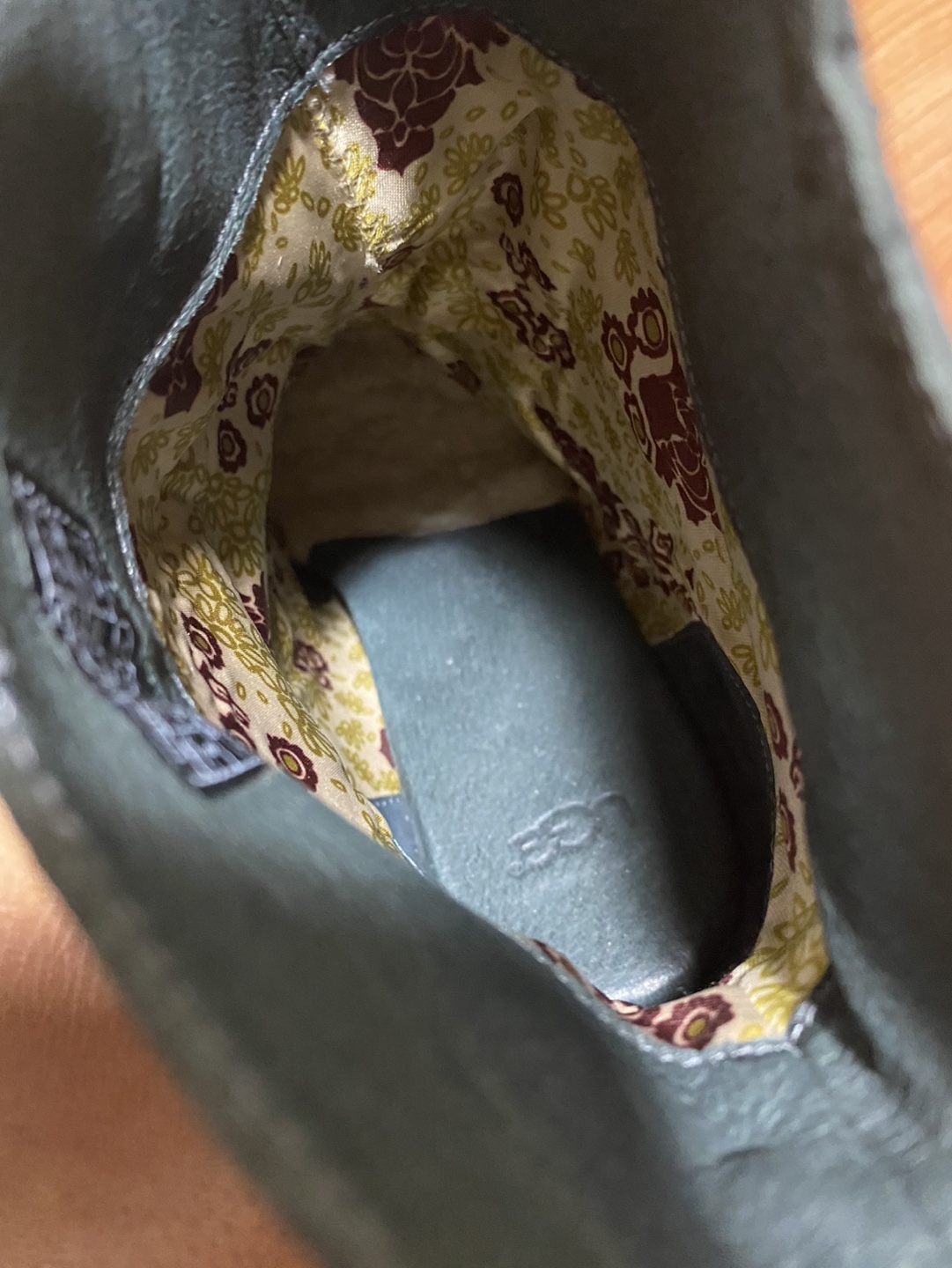 UGG Taryn Wedge Black Boots Size 8 image indicator(10)