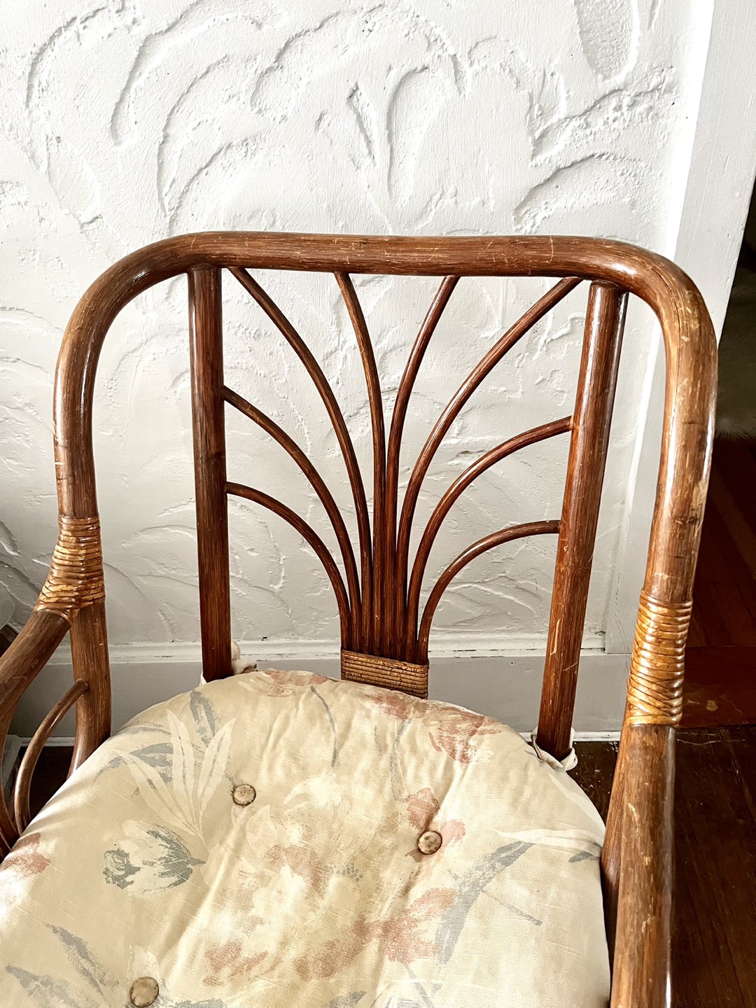 Beautiful woven armchair image indicator(2)