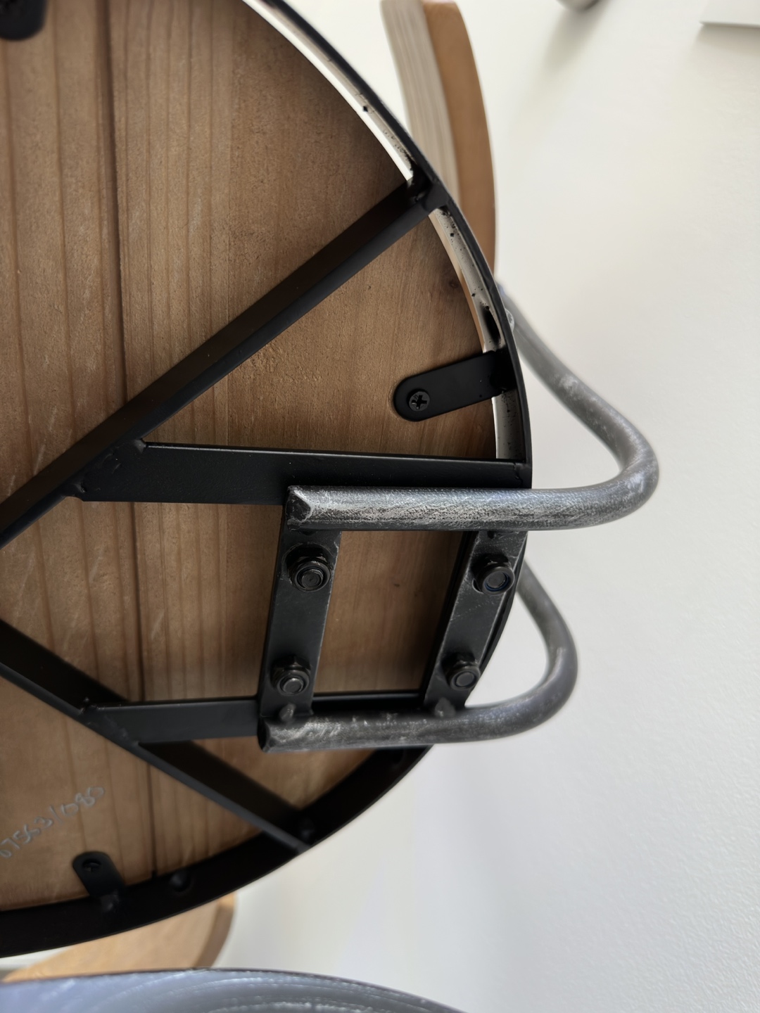 Pair of 360° Swivel Stools with Adjustable Seat - photo 3