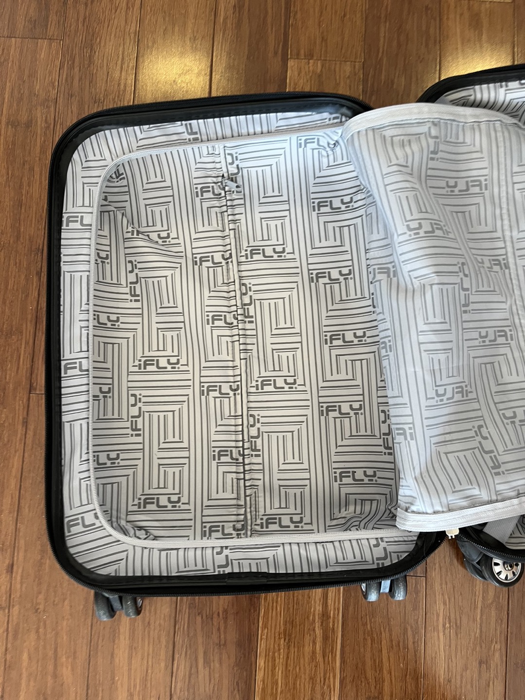 CANADA 🍁 iFLY Carry-on suitcase luggage 🏀 - photo 5