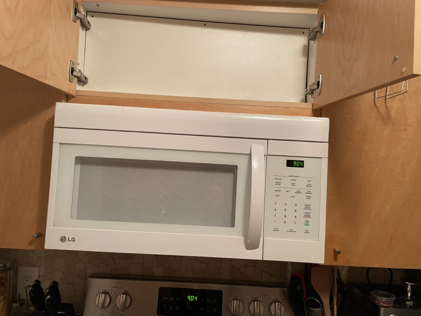 LG over the range microwave - photo 2