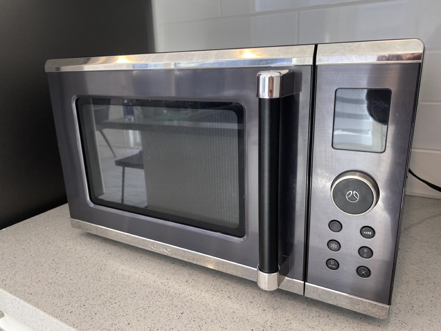PADERNO Countertop Microwave with Even-Heat Inverter Technology - photo 4