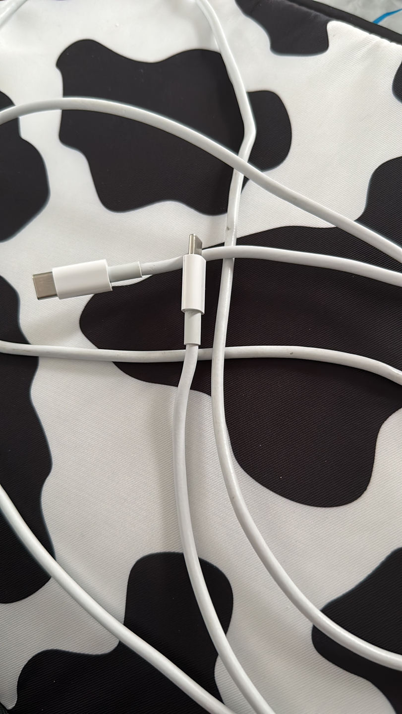 Apple charger thumbnail