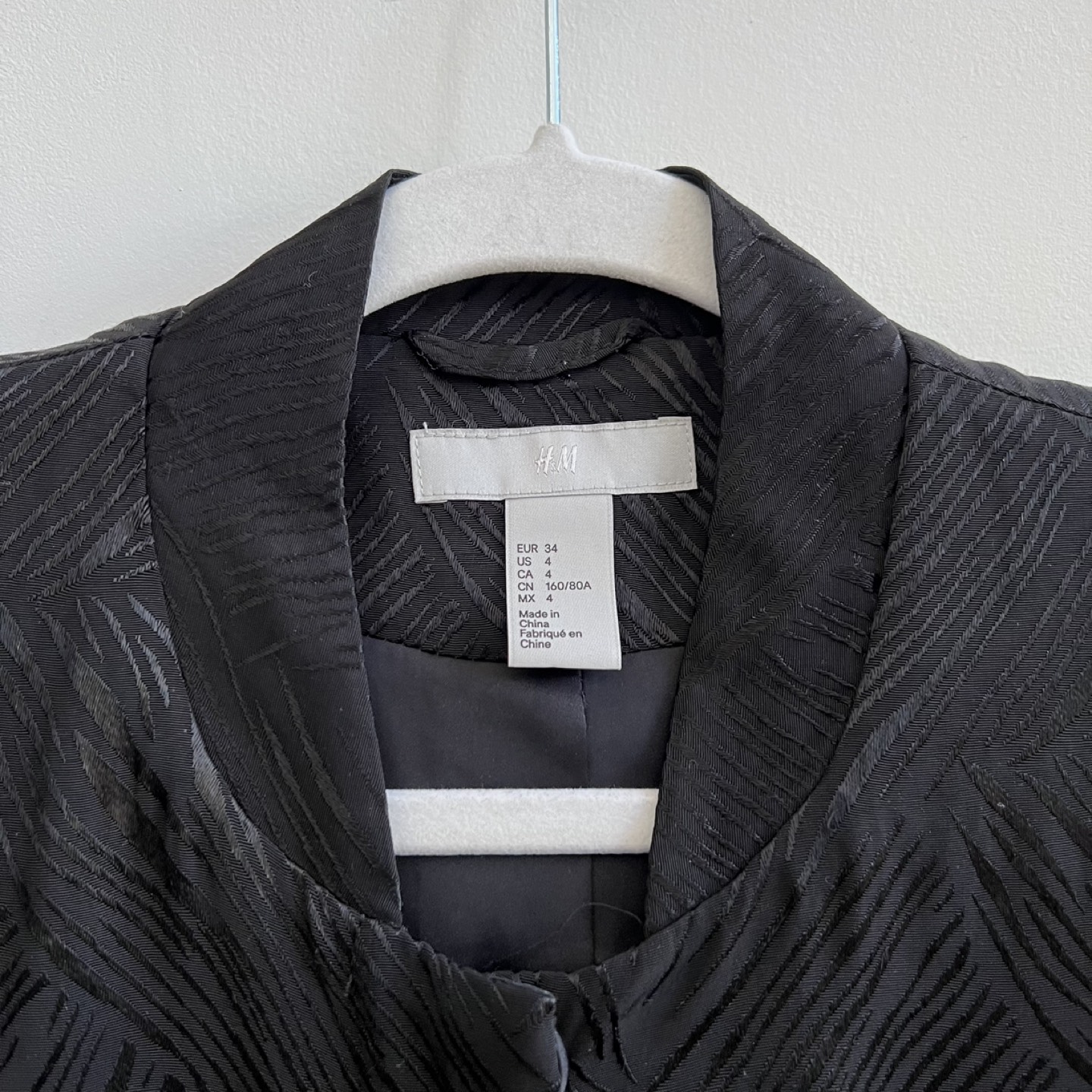 LADIES BLACK PATTERN LIGHT JACKET image indicator(3)