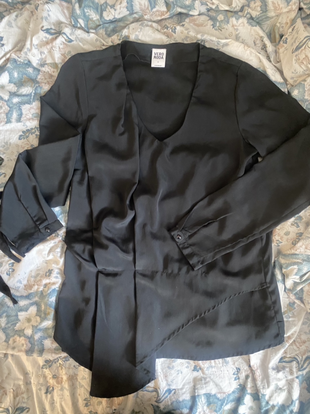Women’s blouse bundle thumbnail