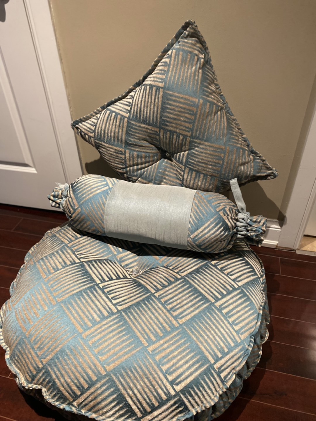 Floor cushion - photo 4