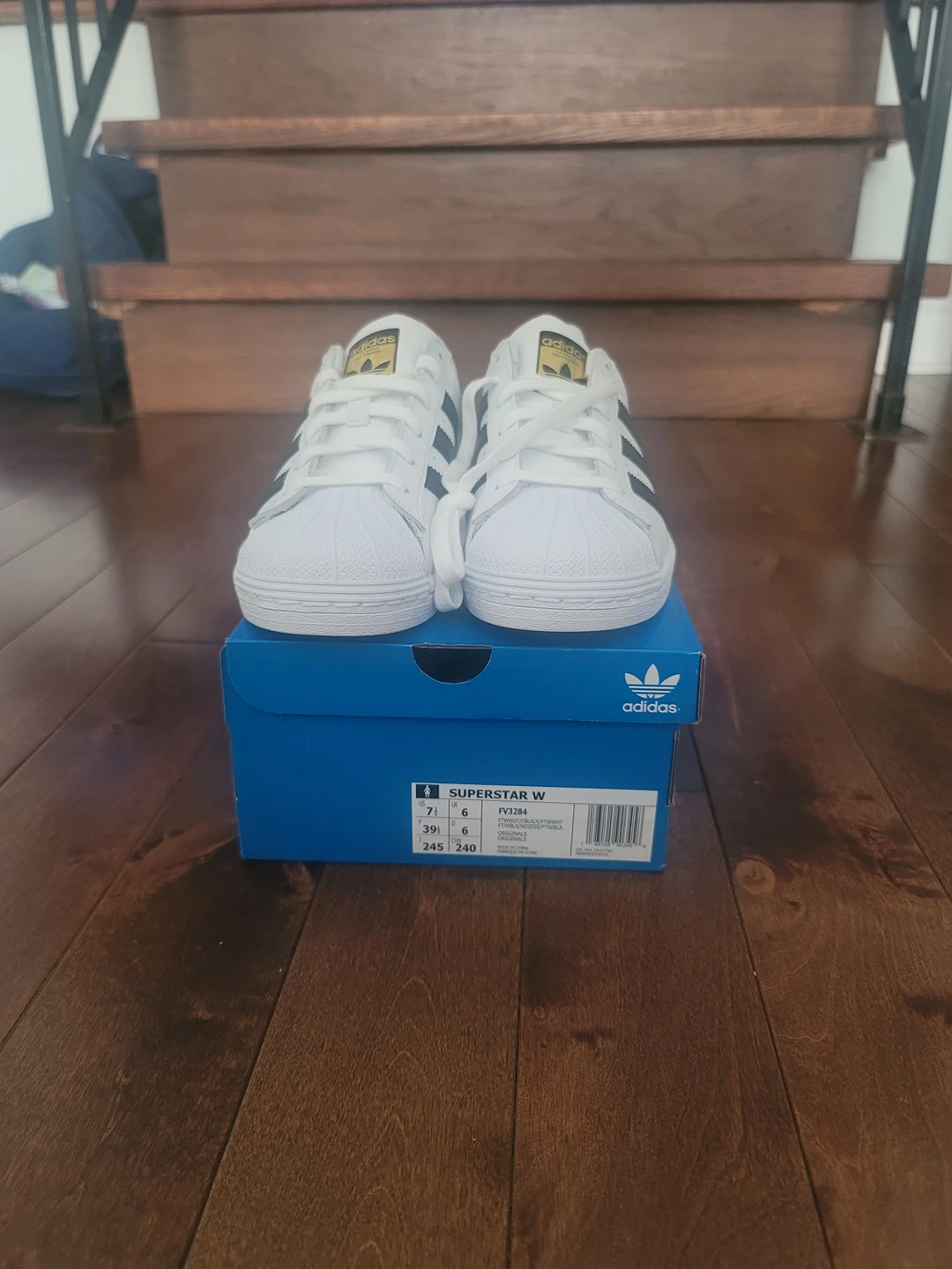 Brandnew women's Addidas Superstars - photo 3