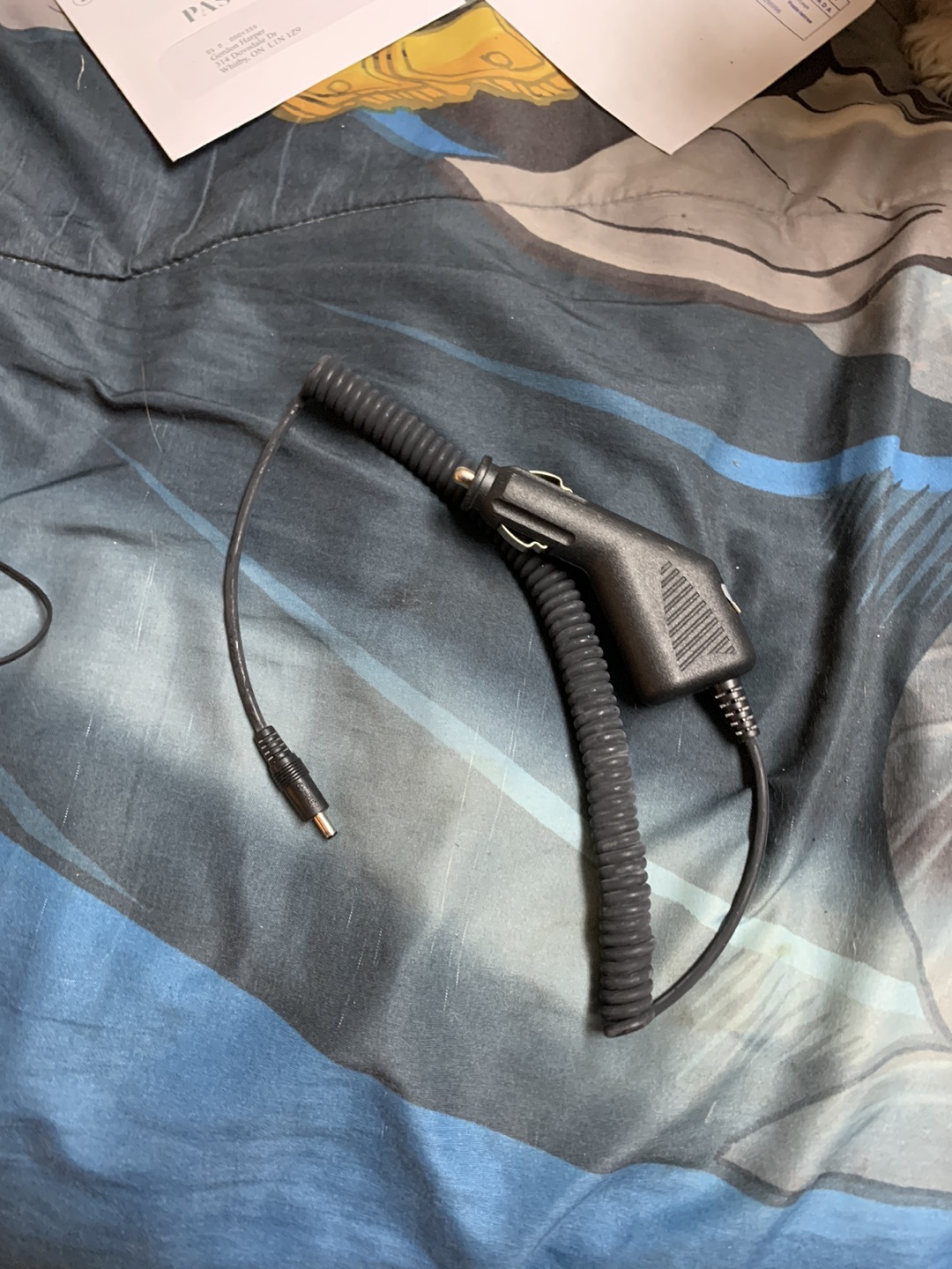 Ear phones and car chargers in your car - photo 2