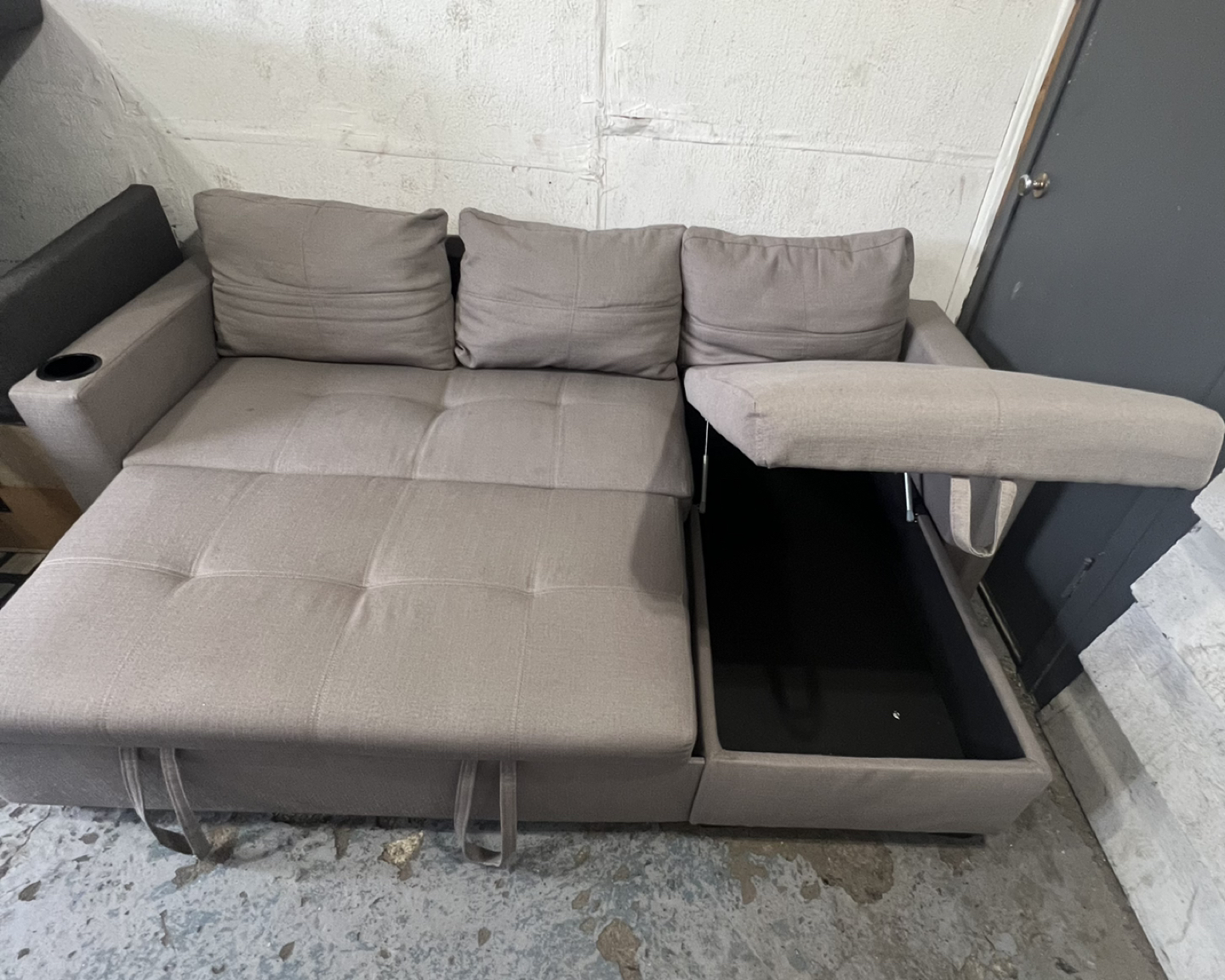 Free Delivery! Sectional Sofa Bed Couch W/ Pullout Bed & Storage - photo 2