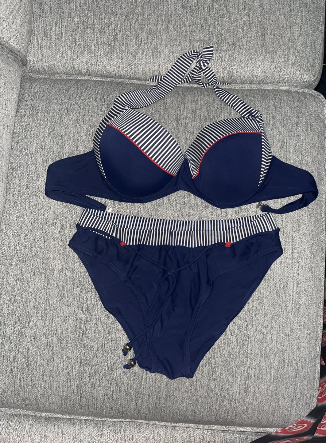 Bikini thumbnail