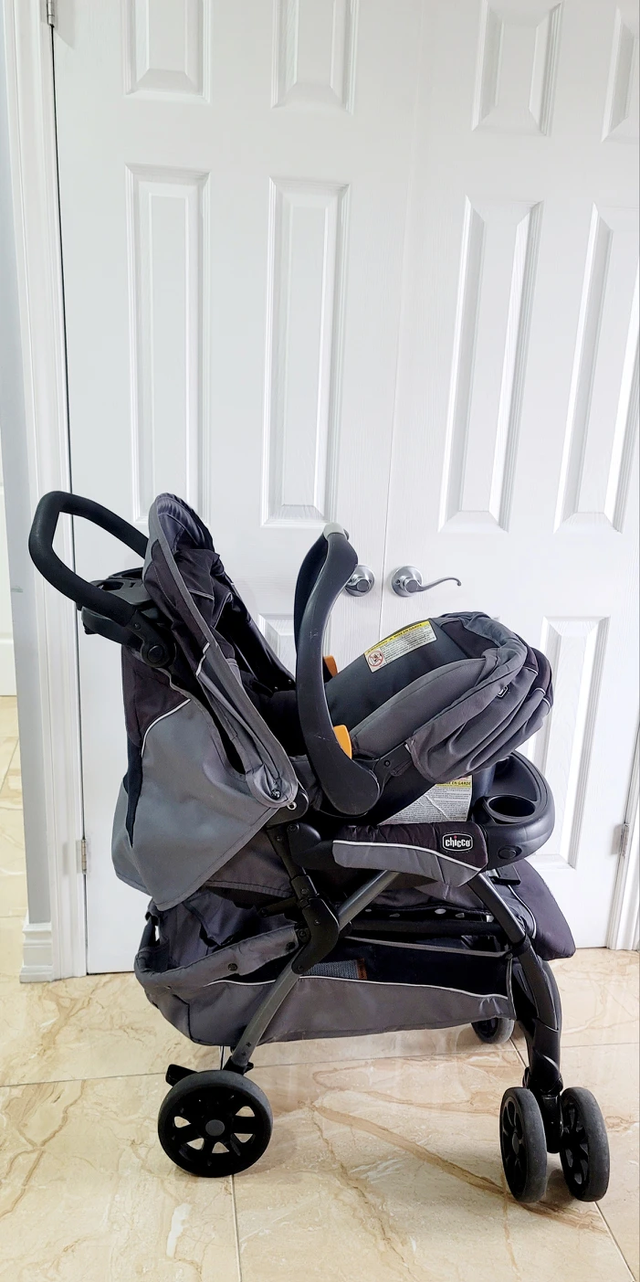 Chicco stroller and carseat - photo 5