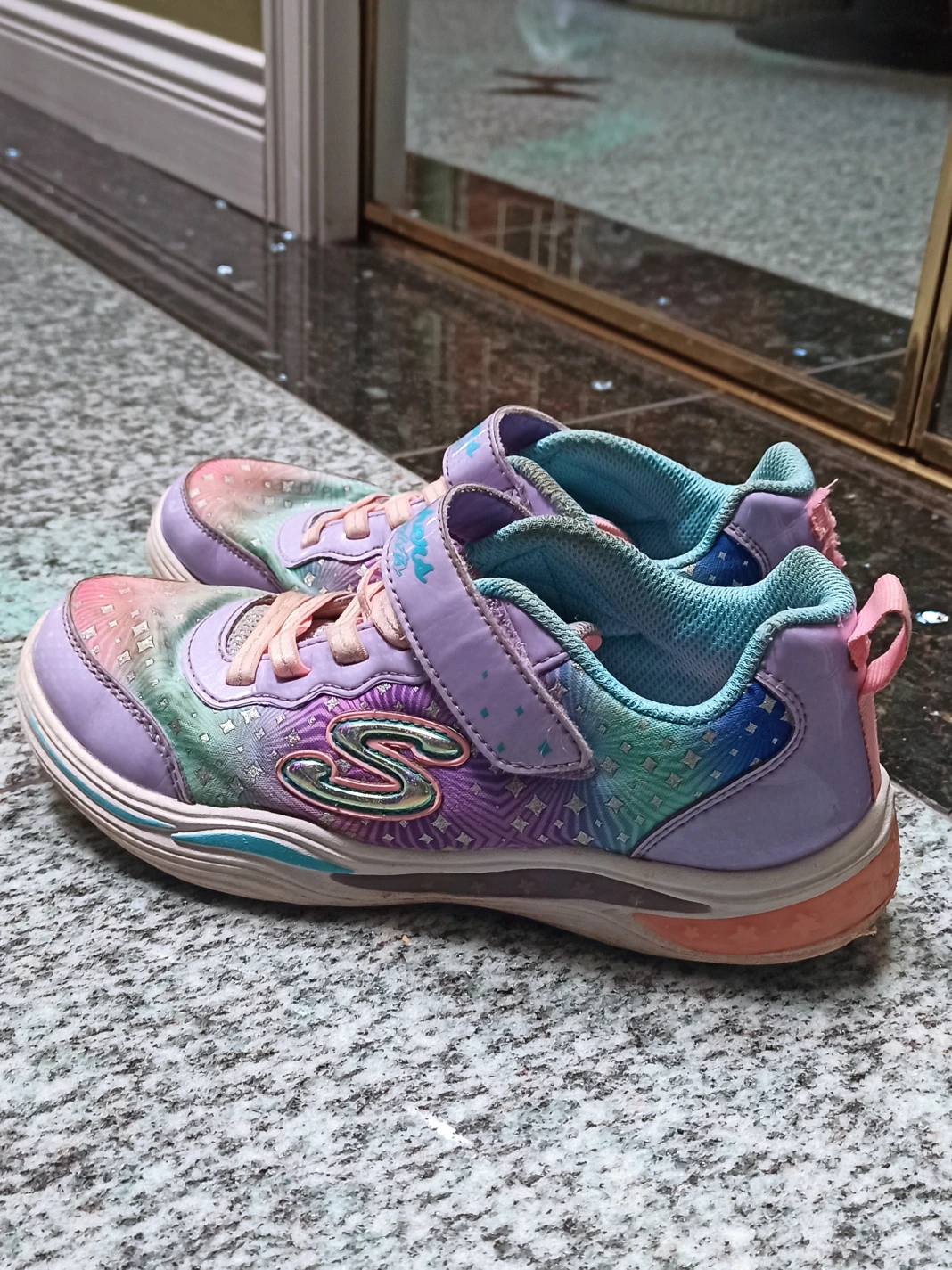 size 3 girls Sketchers #freecycle - photo 3