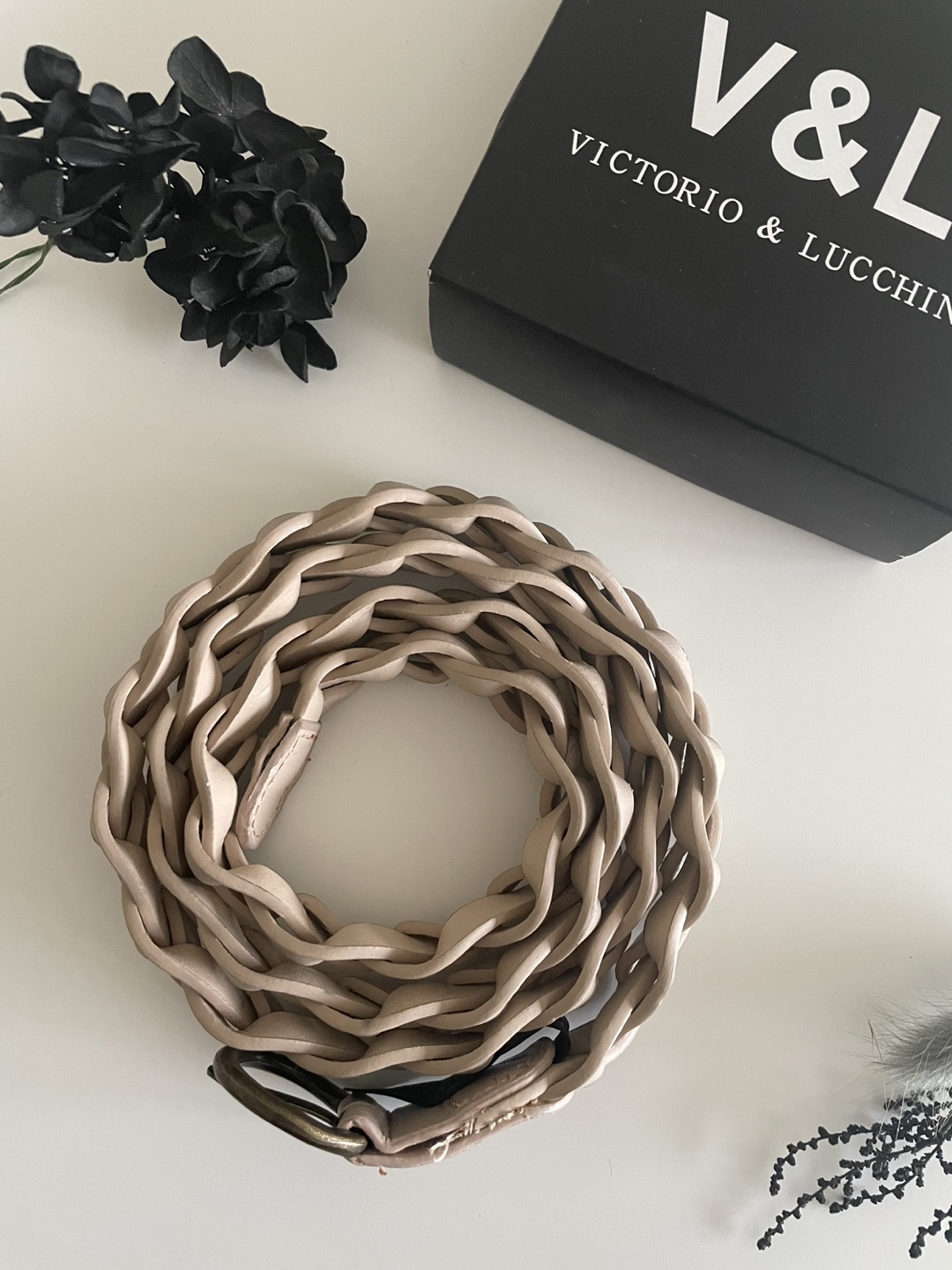 Victorio & Lucchino Belt image indicator(2)