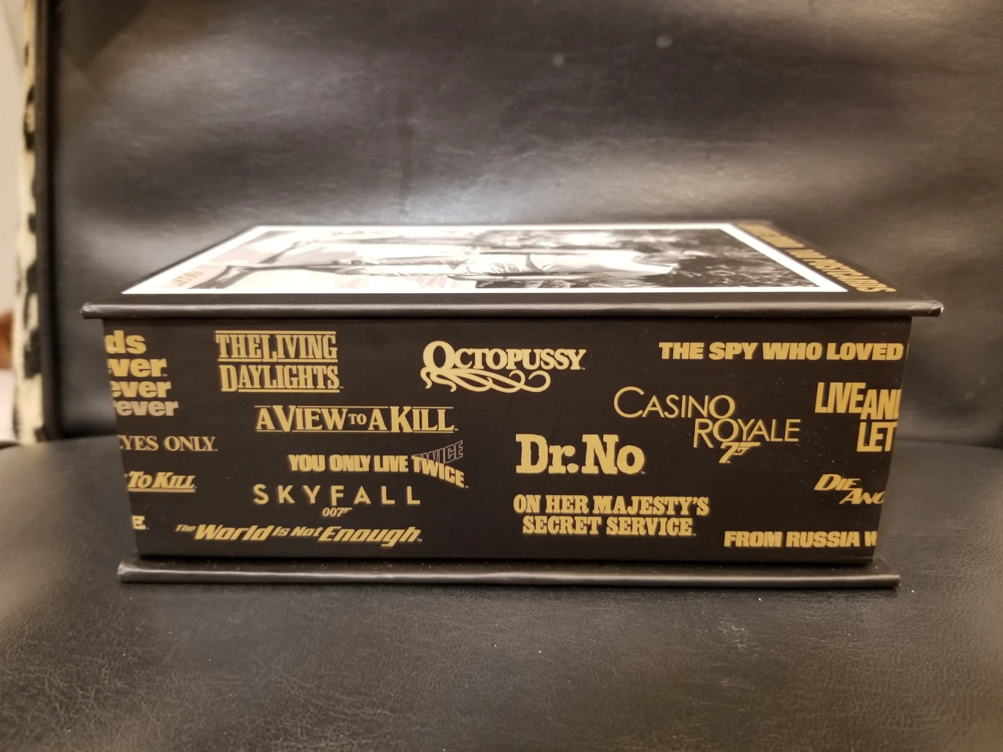 James Bond 100 Postcards 50th Anniversary Set - photo 4