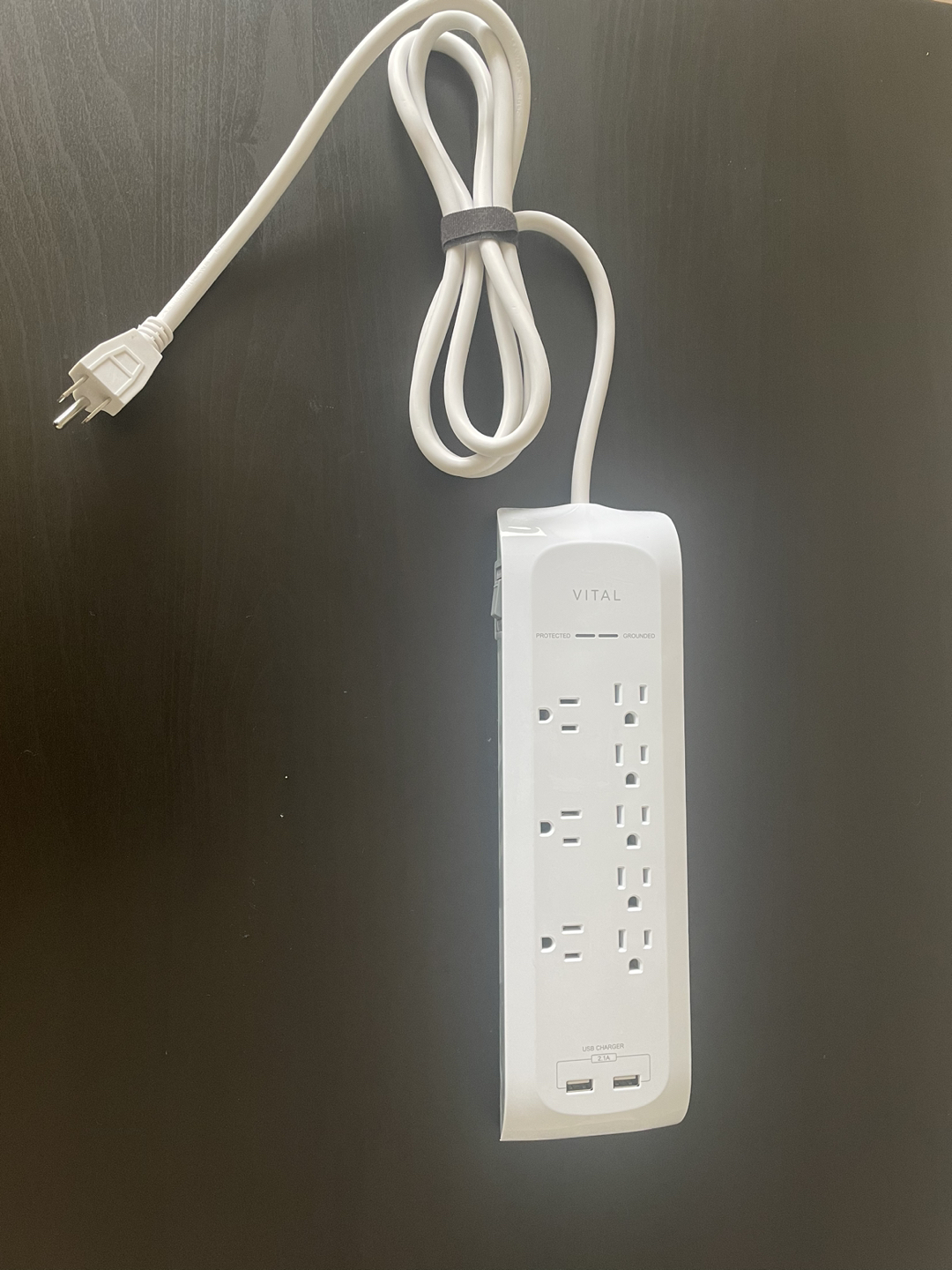 VITAL 1.8m 8-Outlet in in Power Bar with USB Charger