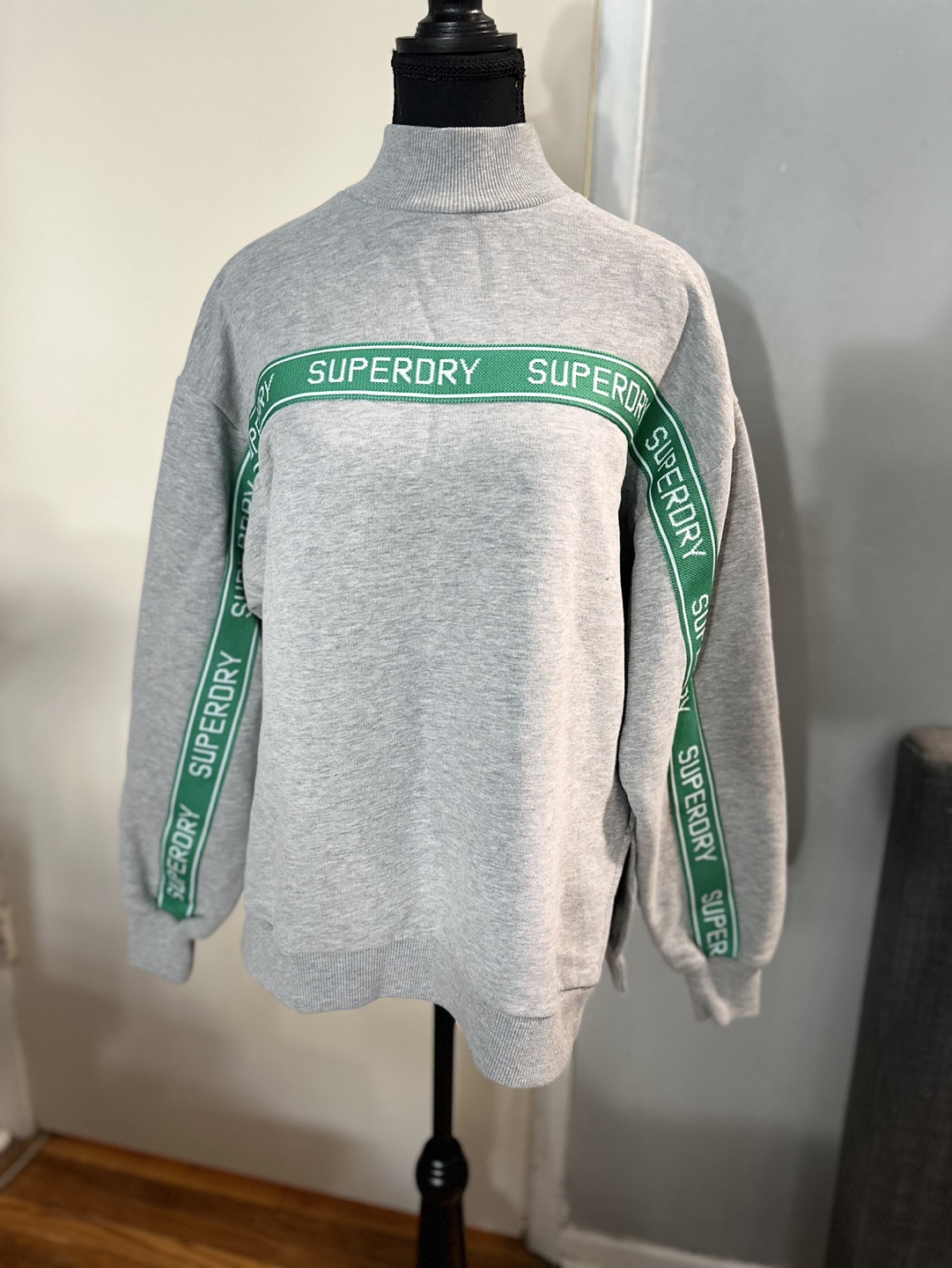 Sweater thumbnail