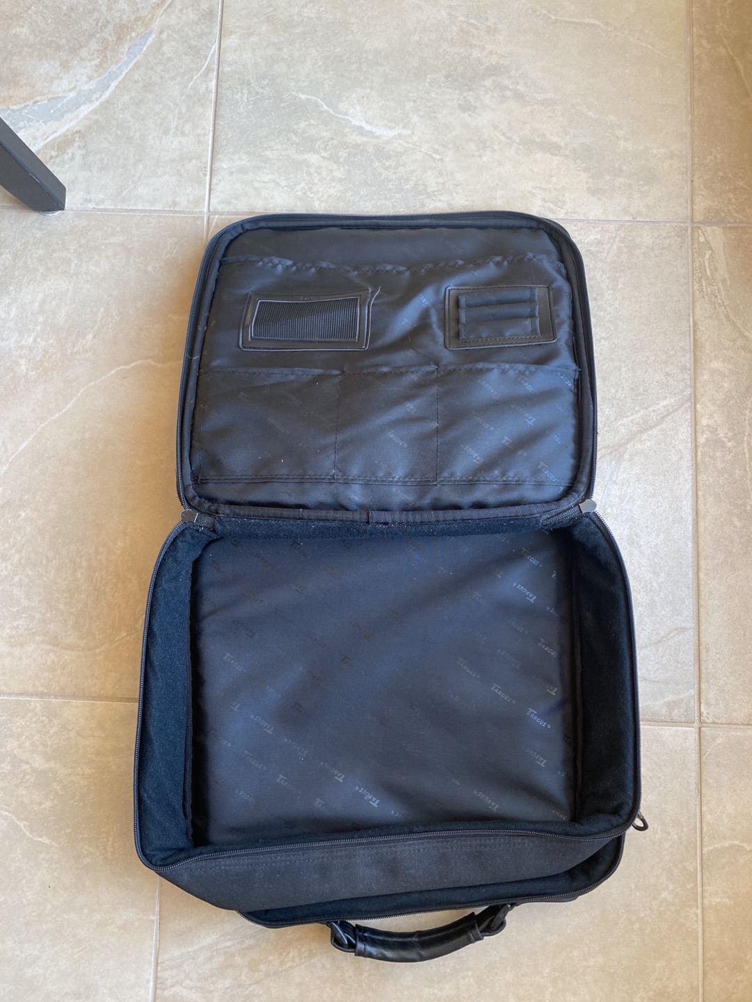 Targus Laptop Briefcase image indicator(7)