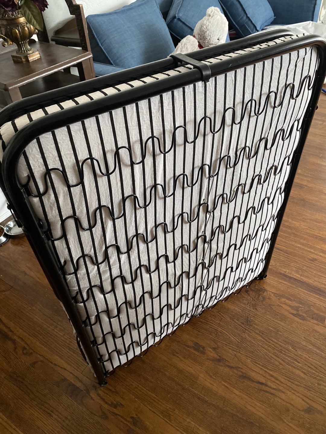 Folding bed thumbnail