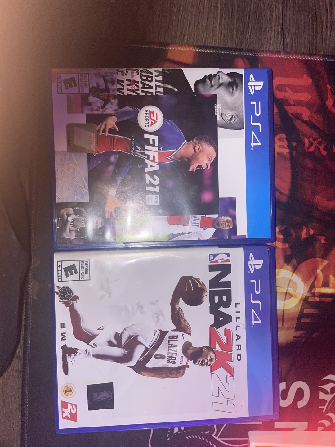 PS4 + 2 Controllers + 2 free games - photo 3