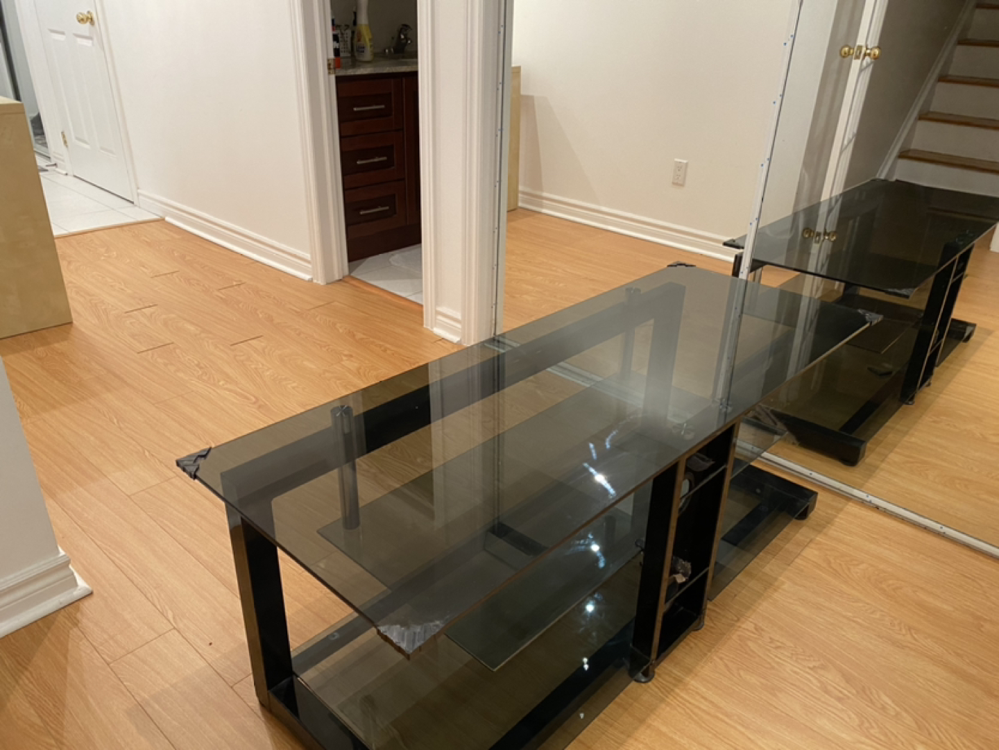Glass entertainment unit - photo 2