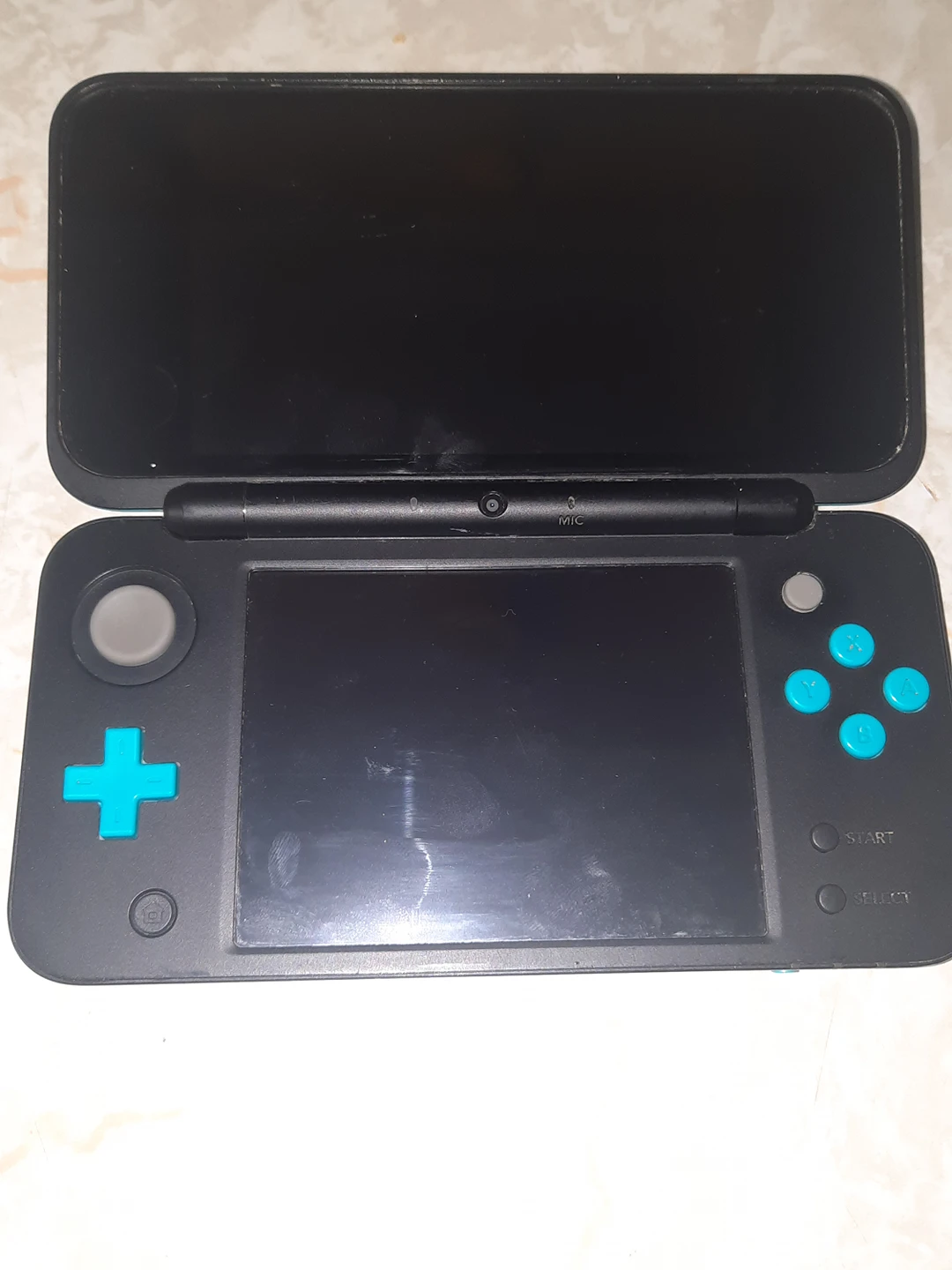 Nintendo 2DS XL