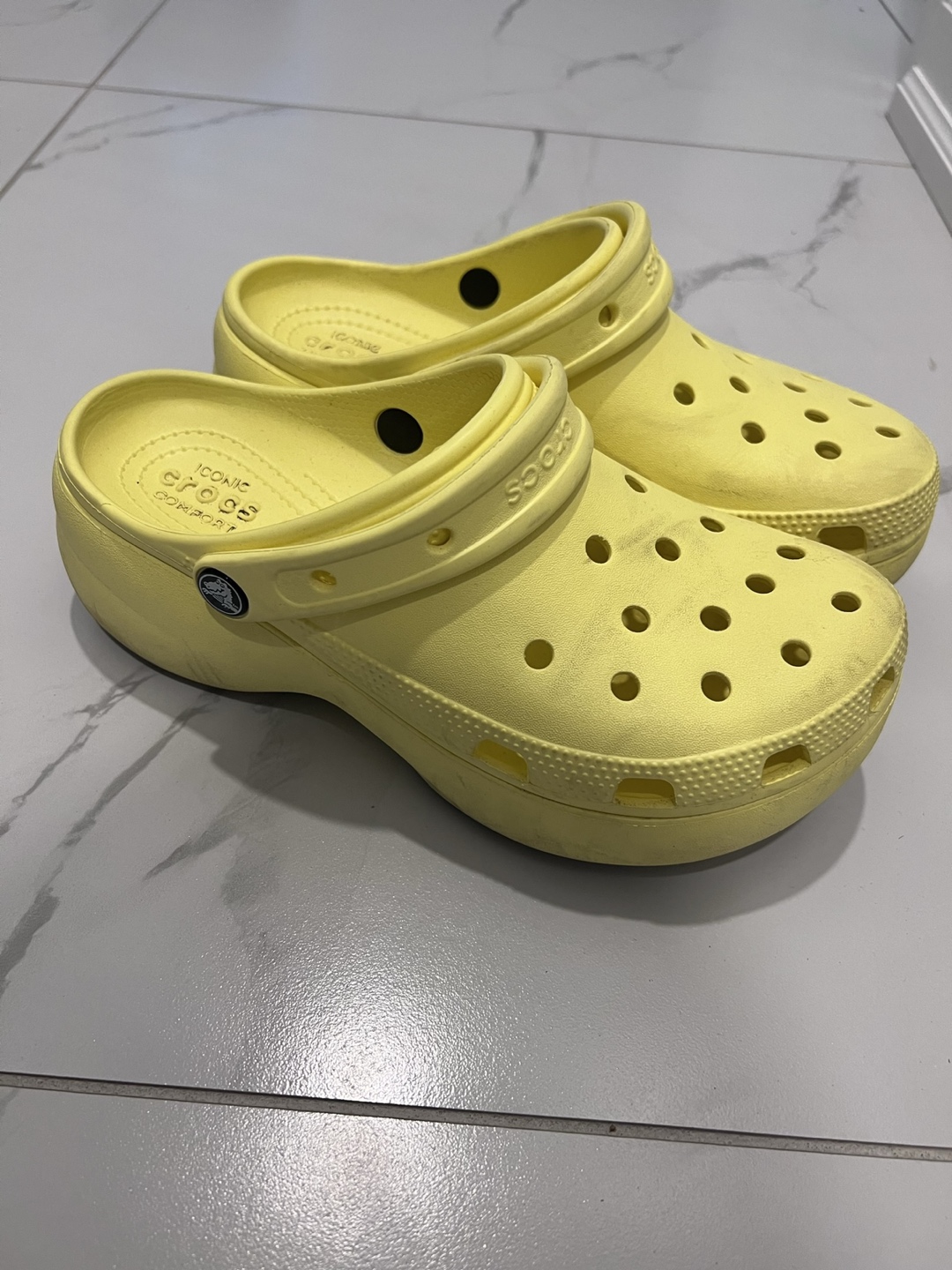 Crocs thumbnail