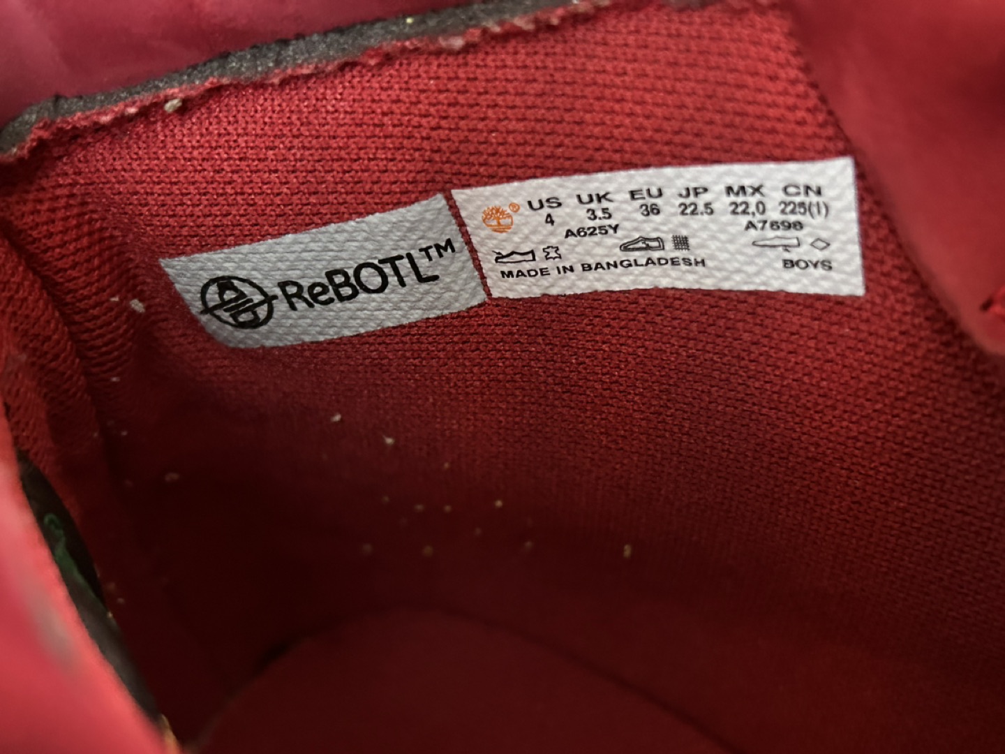 red youth timberlands size 4 - photo 2