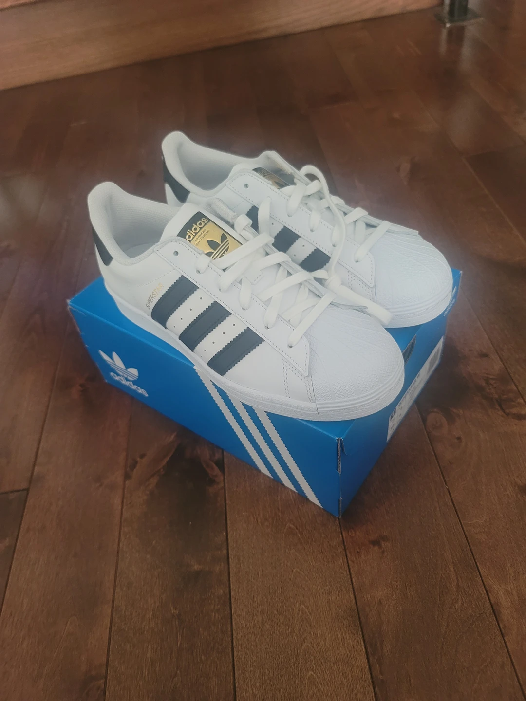 Brandnew women's Addidas Superstars - photo 2