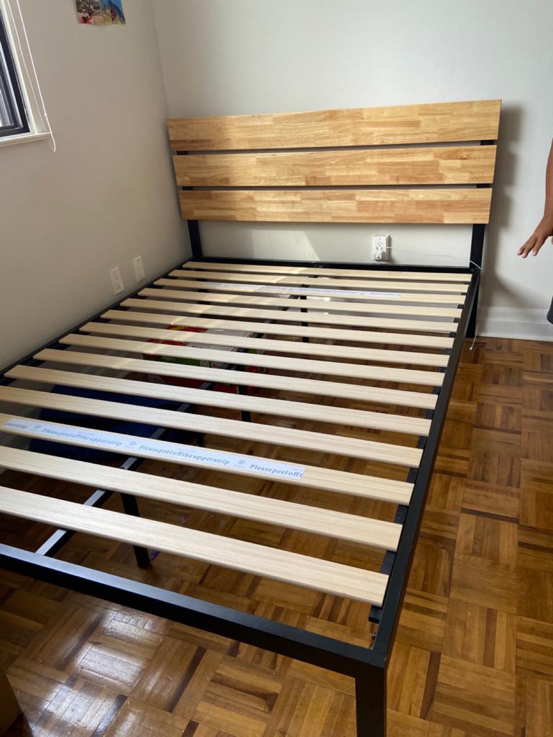 MOVING OUT SALE!! Queen Wooden platform bed and new mattress