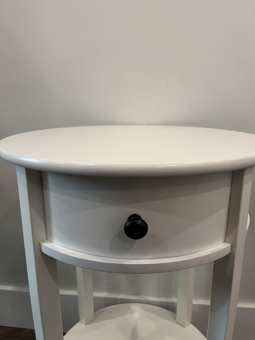 White side tables x 2 - photo 3
