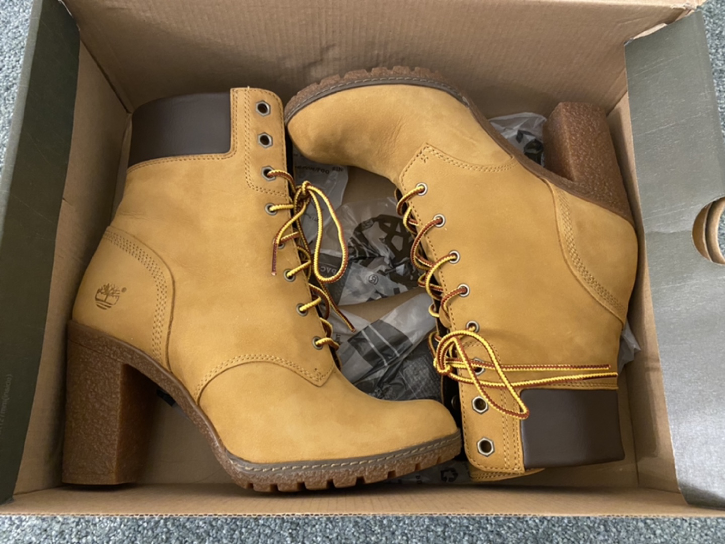 BNIB Timberland Glancy 6in Boots in Wheat thumbnail